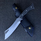 Cuchillo de caza hecho a mano con mango compacto